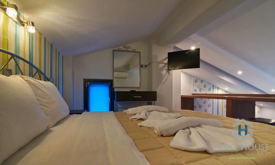 Grey House Apartments นิกิติ ภายนอก รูปภาพ