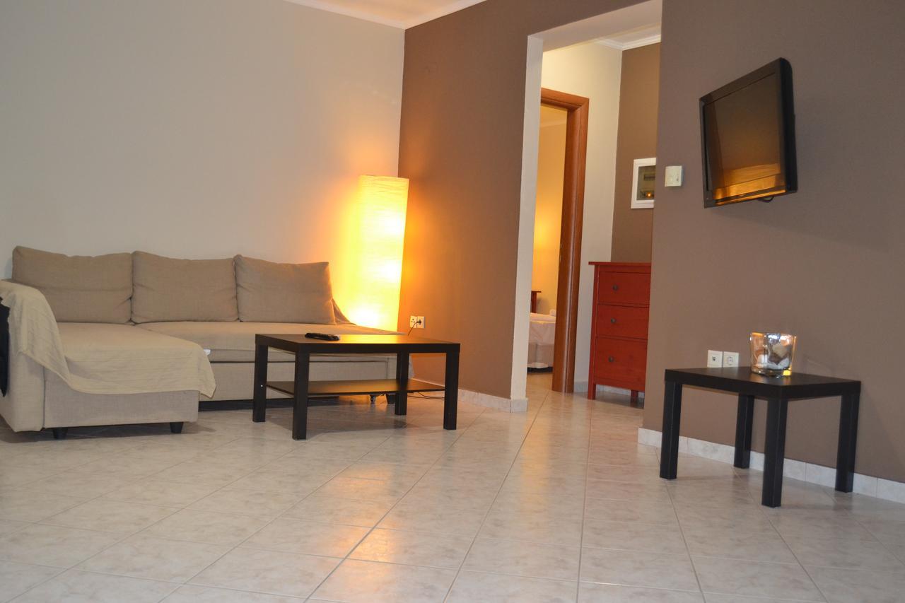 Grey House Apartments นิกิติ ภายนอก รูปภาพ