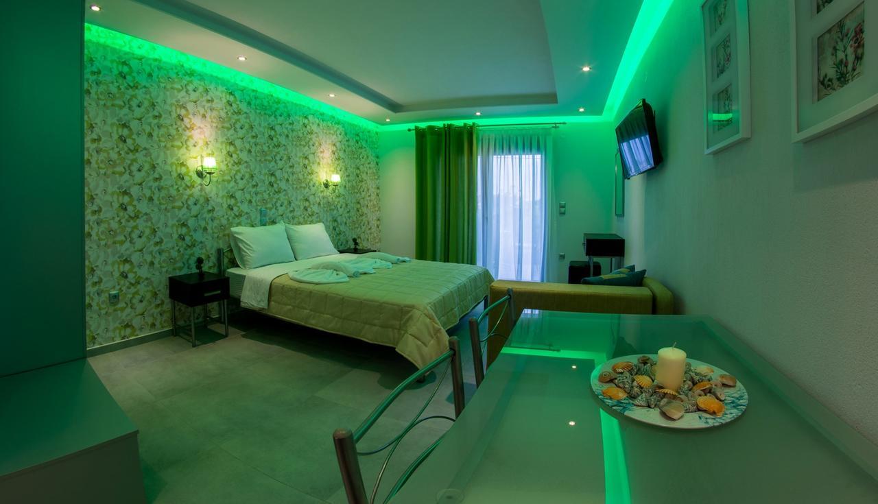 Grey House Apartments นิกิติ ภายนอก รูปภาพ